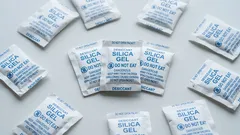 Älä heitä uusien kenkien mukana tulevia pieniä pussukoita pois: 6 yllättävää käyttötapaa